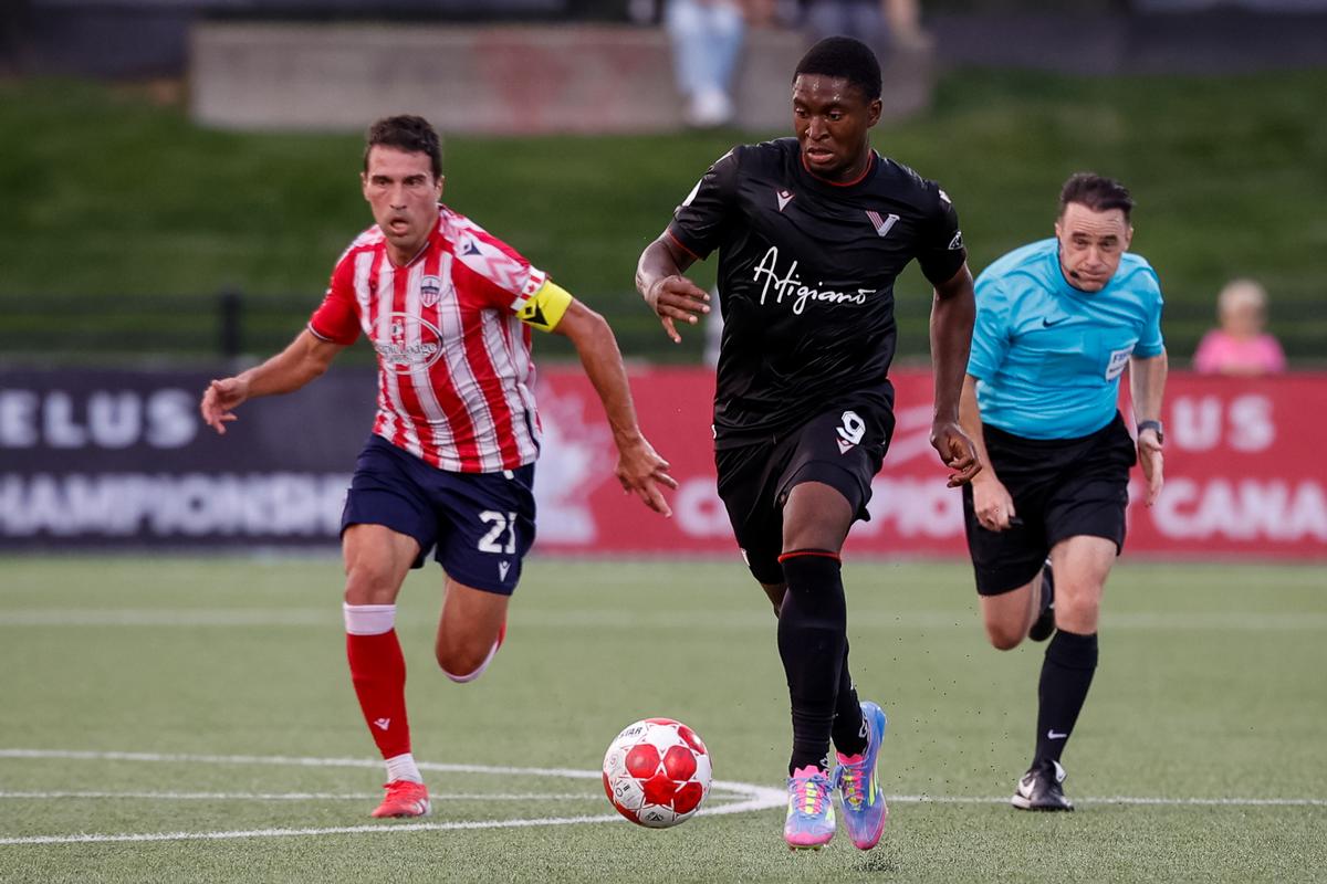 Gordon Kalisch/FastTrackSportsPhotography